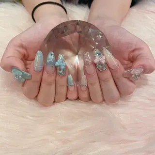 ネイル リスブラン 🎀Mika🎀のネイルデザイン