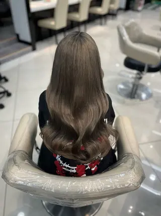 ロング 大塚 華のヘアスタイル