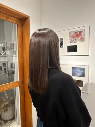 カラー 上米良 麻衣のヘアスタイル