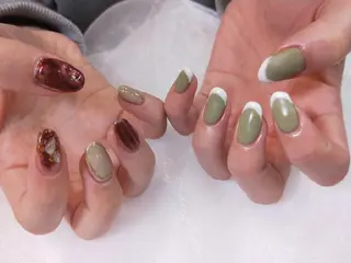 ネイル はばすみれ🎀ﾈｲﾙ 光ﾌｪｲｼｬﾙ ﾍｱのネイルデザイン