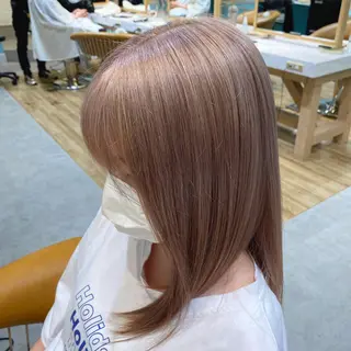 セミロング カラー 🌈ブリーチ特化🌈 MINATOのヘアスタイル