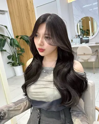 ロング カラー 🇰🇷韓国風くびれ ヘア🇰🇷中村優大のヘアスタイル