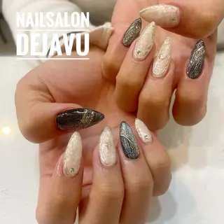 ネイル Nail salon Dejavu 🌿のネイルデザイン