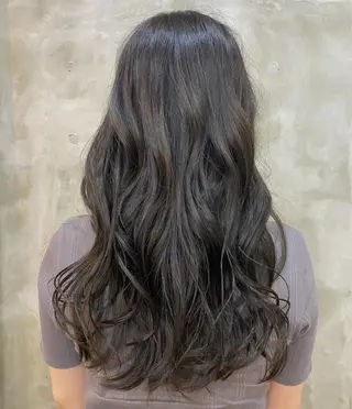 ロング カラー ヘアアレンジ 志賀 あずみのヘアスタイル