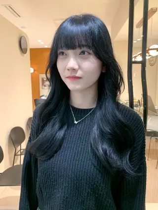 ロング カラー yiye shioriのヘアスタイル