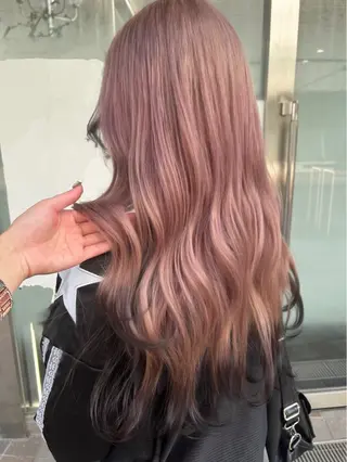 ロング ARONA所属・楯岩 さくらのヘアスタイル