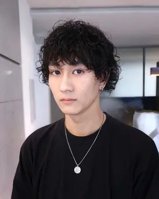 パーマ メンズ 【センターパート】 ETO／江藤翼の眉毛・アイブロウイメージ