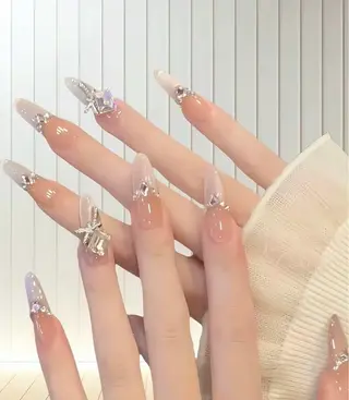 ネイル 高木 維麗絲のネイルデザイン