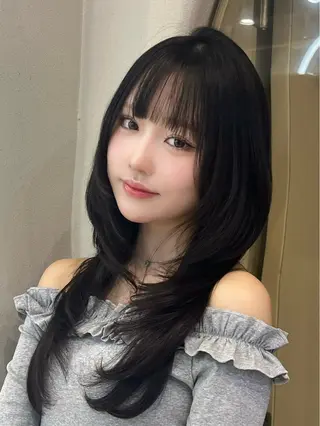 ロング レイヤーカット 新宿🤍Maiのヘアスタイル