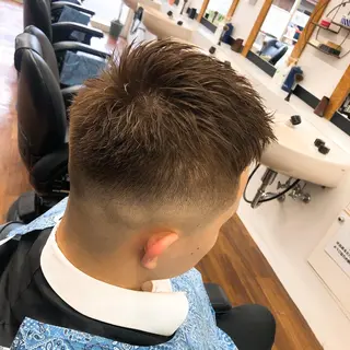 ショート カラー メンズ 本橋 琴実のヘアスタイル