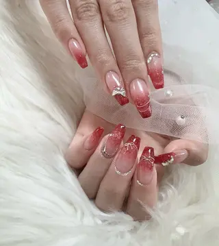 ネイル &ME ネイルサロンのネイルデザイン