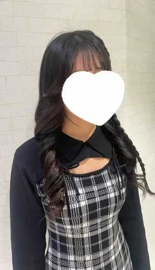 ロング ヘアアレンジ H. shinkaiのヘアスタイル