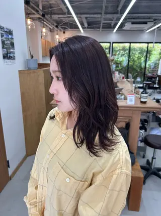ミディアム なつめ🐶ショート ベージュカラーのヘアスタイル