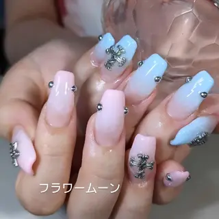 ネイル フラワー ムーンのネイルデザイン