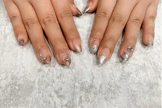 ネイル 長谷川 奈緒美のネイルデザイン