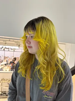 ミディアム カラー ヘアアレンジ ハイトーン特化 pepe🎀のヘアスタイル