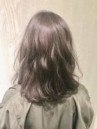 ミディアム カラー Miru by INCE HAIRのヘアスタイル