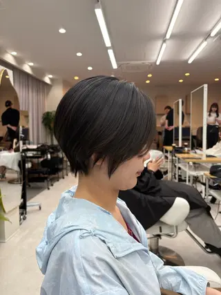 ショート manami/ ハッシュレイヤーのヘアスタイル