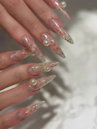 ネイル nailsalon moe.所属・yume 大人ガーリーネイルのネイルデザイン