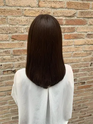 ミディアム トップ スタイリストのヘアスタイル