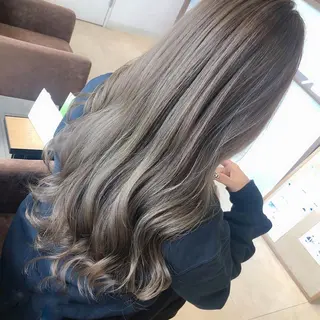 ロング カラー INOUE SERINAのヘアスタイル