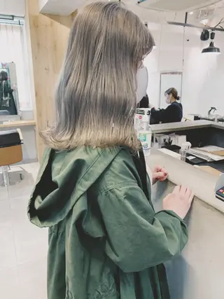 ロング カラー ネイル マツエク・マツパ ハイトーンボブ 前田 表参道 グレージュのヘアスタイル
