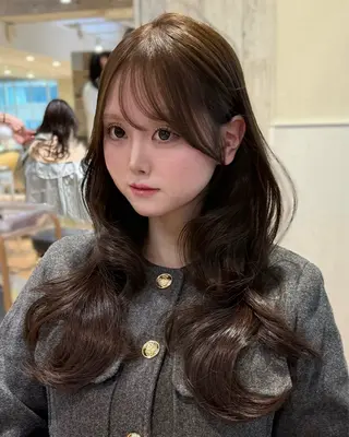 ロング 表参道小顔カット前髪 割れ改善クロスパーマのヘアスタイル