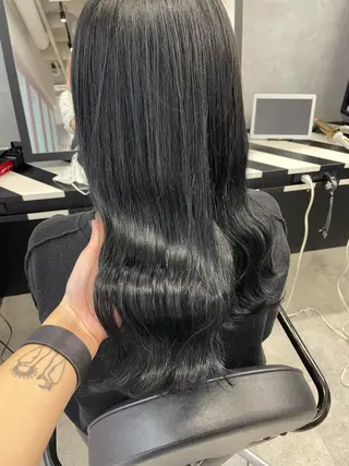 ロング Cielro/ダブル カラー/西田咲希のヘアスタイル