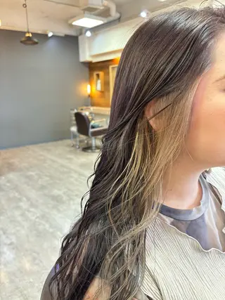 ロング カラー 玉川 加菜のヘアスタイル