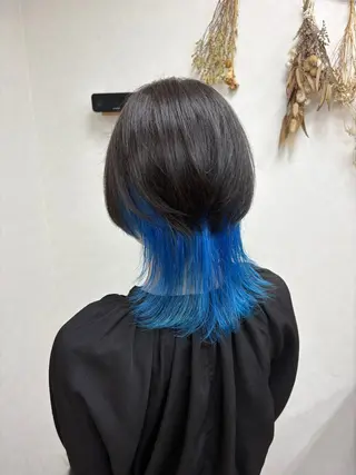 ミディアム issy/ハイライト ハイトーン／レイヤーのヘアスタイル