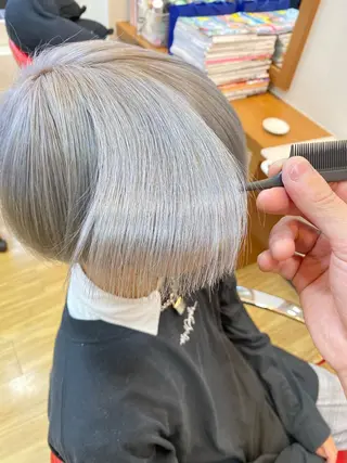 ショート カラー 宮地 崇文のヘアスタイル
