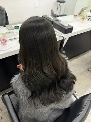 カラー miwa 🖤のヘアスタイル