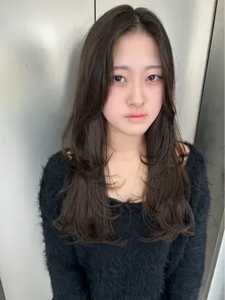 ロング AISA viewNAGOYAのヘアスタイル