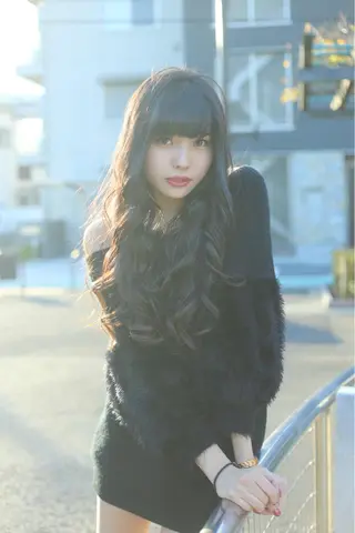 ロング TAI透明カラー 柔らかい縮毛矯正のヘアスタイル