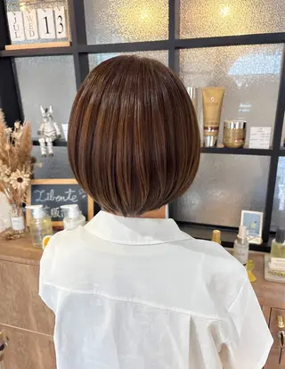 ショート カラー 🐺ིྀ顔周レイヤー /髪質改善🩵aoiのヘアスタイル