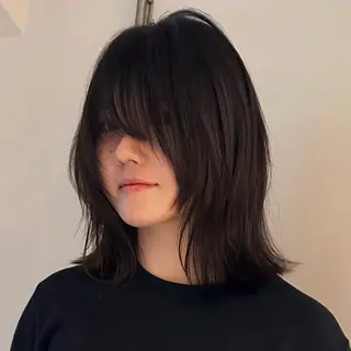 ミディアム 岸本 理希のヘアスタイル