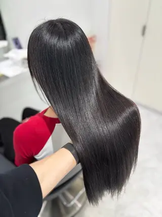 ロング 流行りの透明感カラー ×縮毛矯正🤍ユウのヘアスタイル