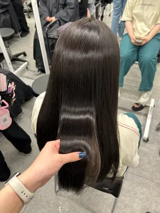 ロング カラー ヘアアレンジ 🎀RIN🎀 縮毛矯正🩶暗髪のヘアスタイル