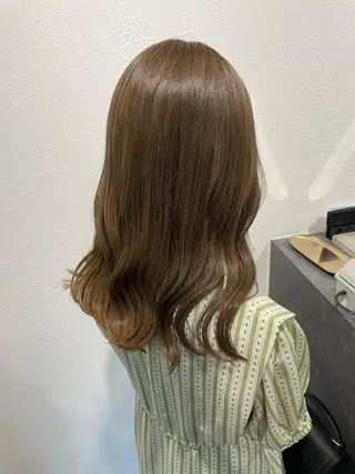 セミロング カラー shiho .のヘアスタイル