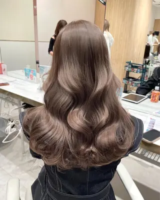 ロング カラー ヘアアレンジ 🤎小顔レイヤー /ベージュ🤎友香のヘアスタイル