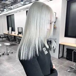 セミロング Aika 🖤のヘアスタイル