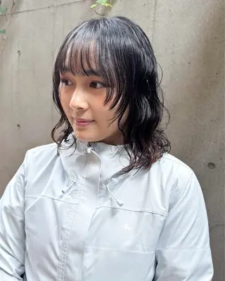 ミディアム パーマ 大橋 芽衣のヘアスタイル