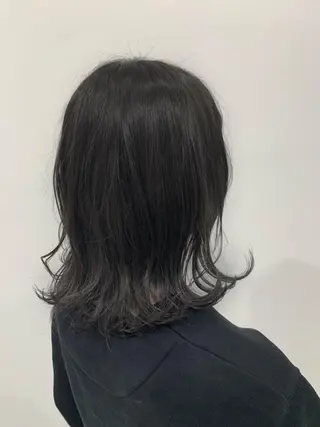 セミロング カラー TAKUMI .のヘアスタイル