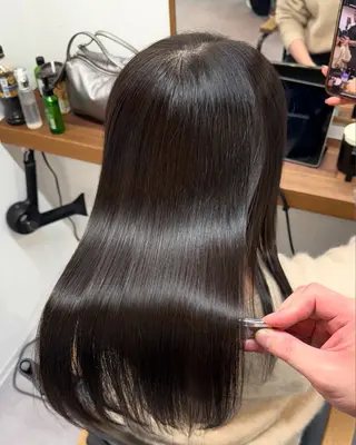セミロング 縮毛矯正クロスパーマ 益子達也のヘアスタイル