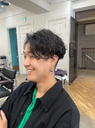 パーマ メンズ ナチュラル大人っぽい スタイル　MAORIのヘアスタイル