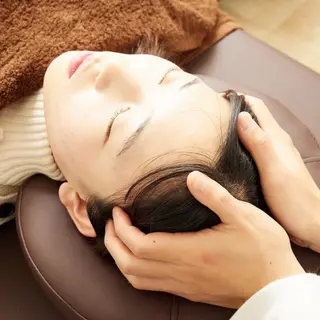 小顔・たるみ専門 DAZZLEのエステ・リラクイメージ