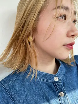 ミディアム カラー 💓パーマ，💗 レイヤーカットのヘアスタイル