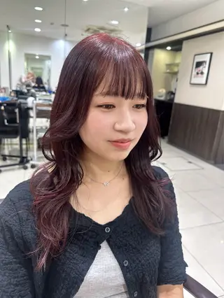 ロング レイヤー 艶々カラーのヘアスタイル