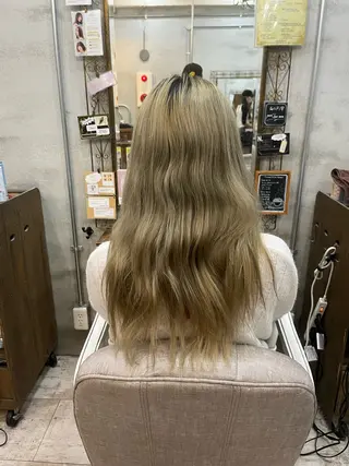 ロング カラー 艶髪/ハイトーン/ ヘアセット/モエノのヘアスタイル