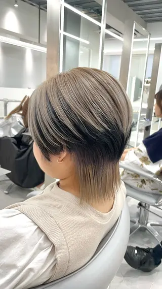 ショート メンズ センターパート/ マッシュ 小野 樹のヘアスタイル